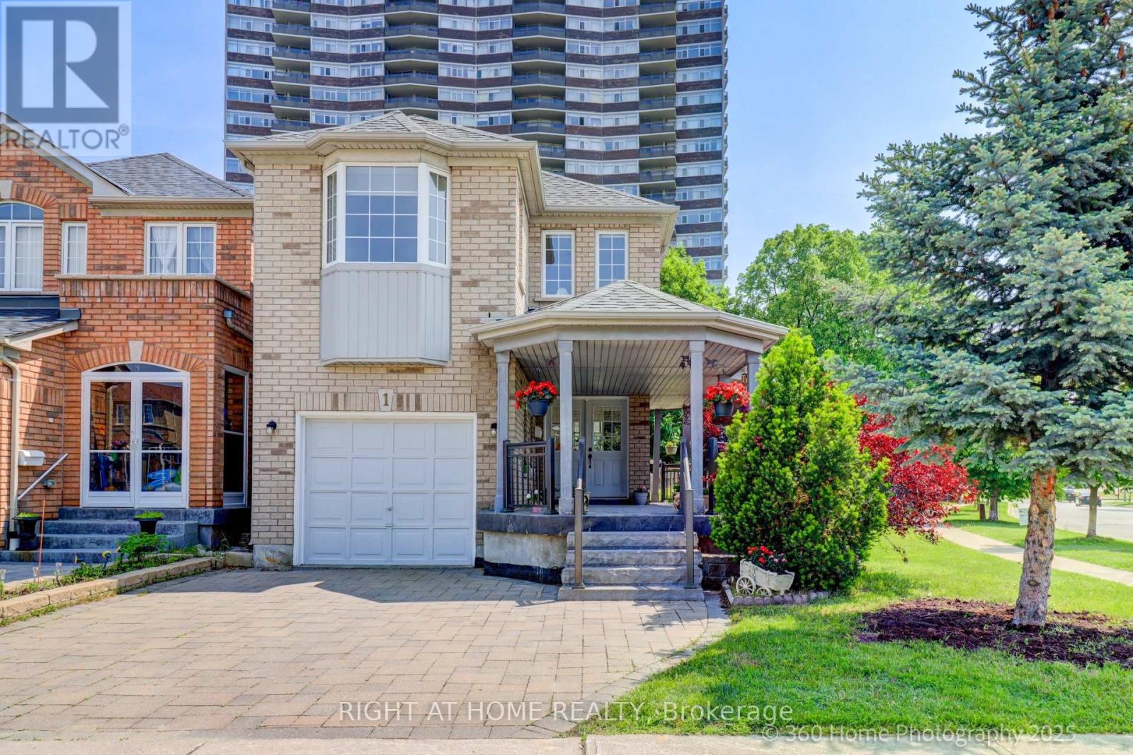 1 Birchcrest Court, Toronto (L'amoreaux), Ontario  M1W 4A4 - Photo 1 - E12199540
