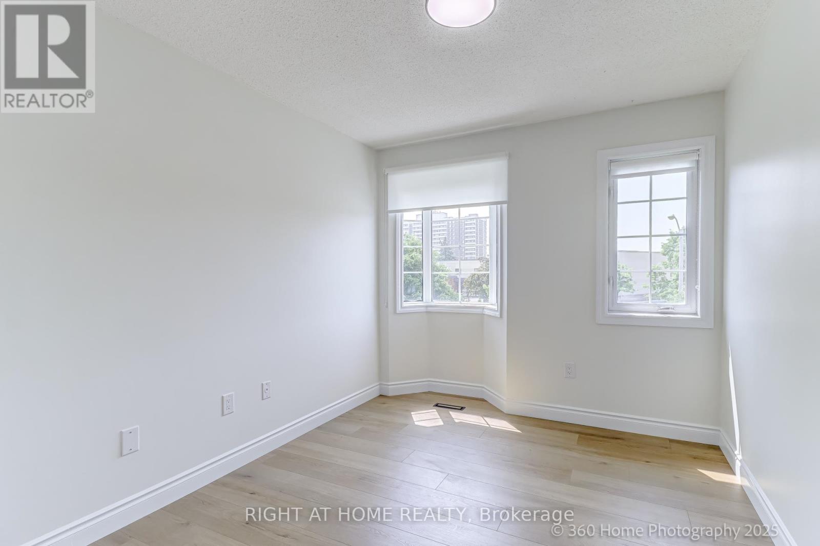1 Birchcrest Court, Toronto (L'amoreaux), Ontario  M1W 4A4 - Photo 17 - E12199540