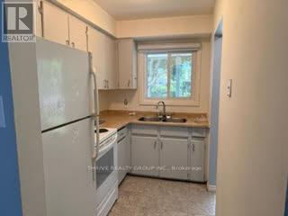 137 Toulon Crescent, London East, Ontario  N5V 1J4 - Photo 3 - X12199645