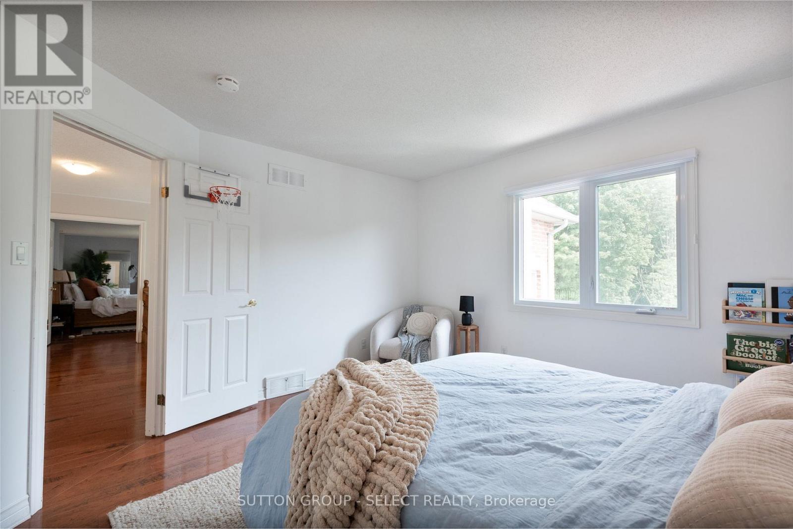 Photo 26 of 50 for 27 Glenridge Crescent