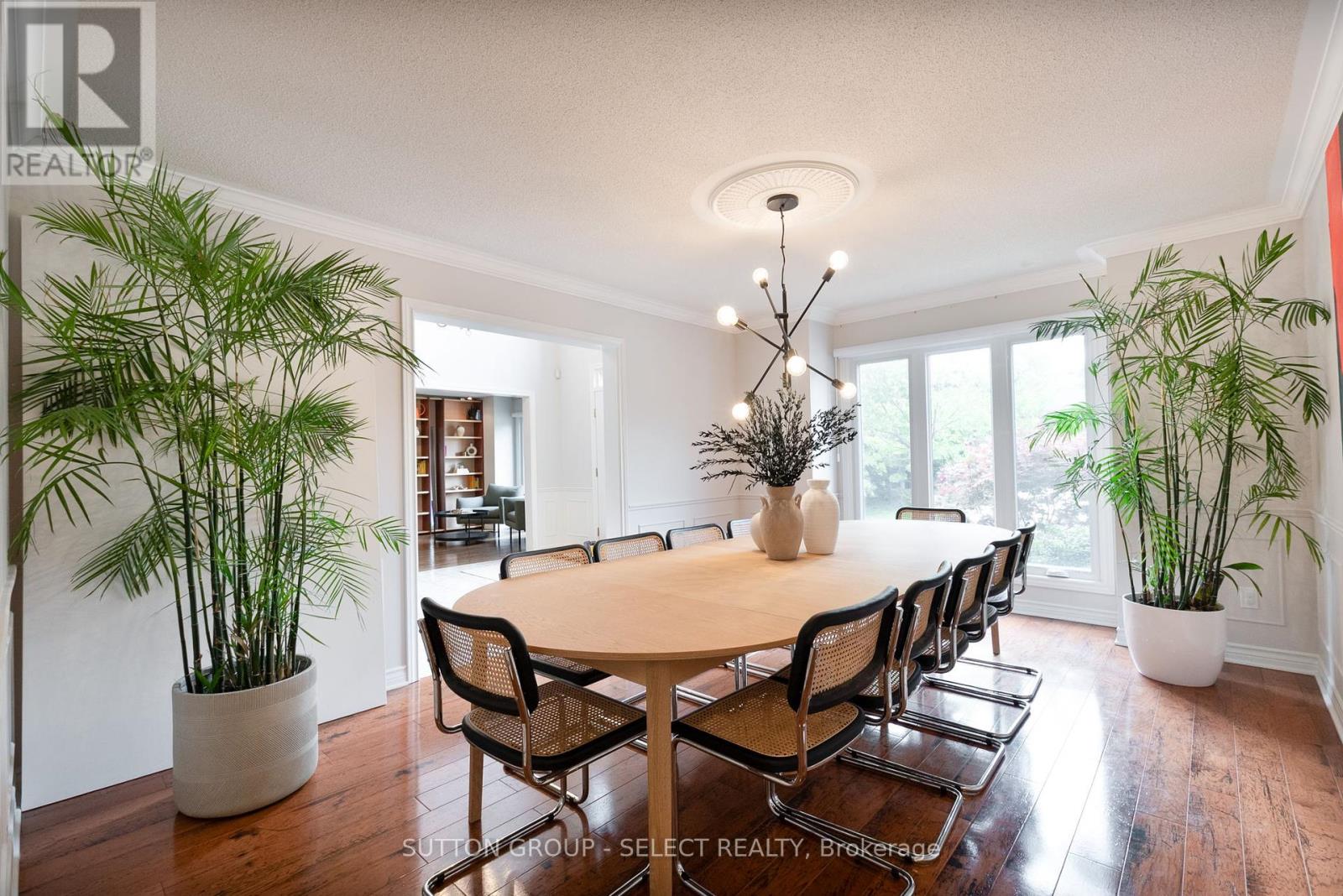 Photo 4 of 50 for 27 Glenridge Crescent