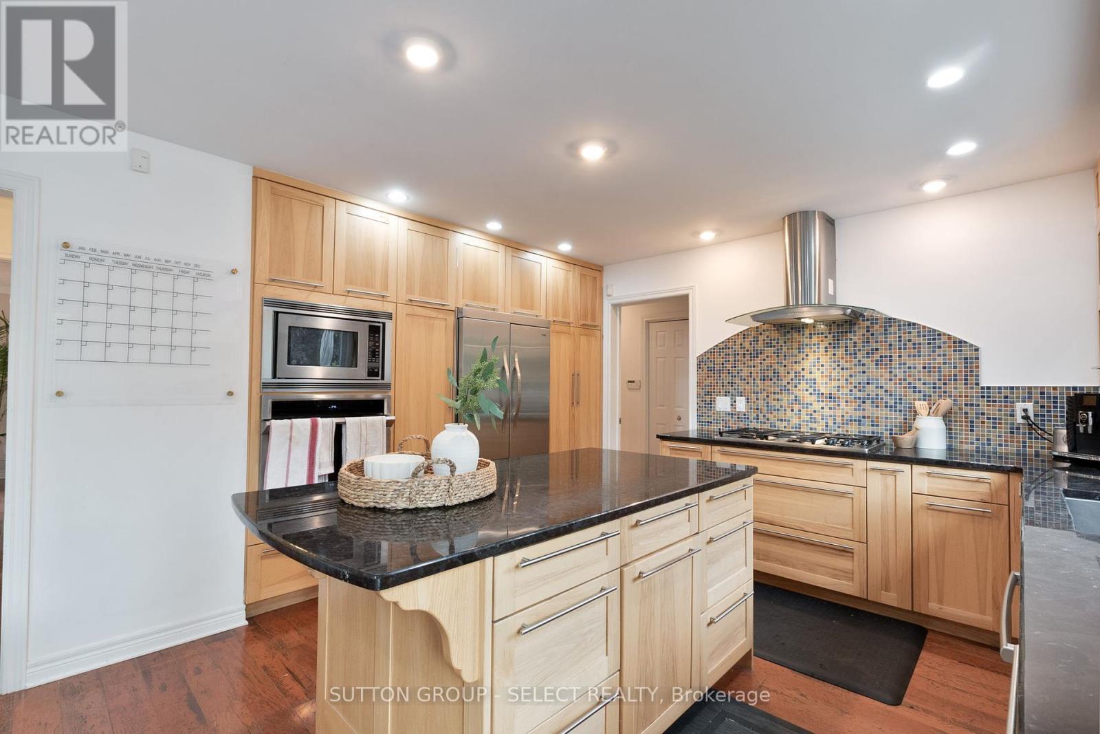 Photo 8 of 50 for 27 Glenridge Crescent