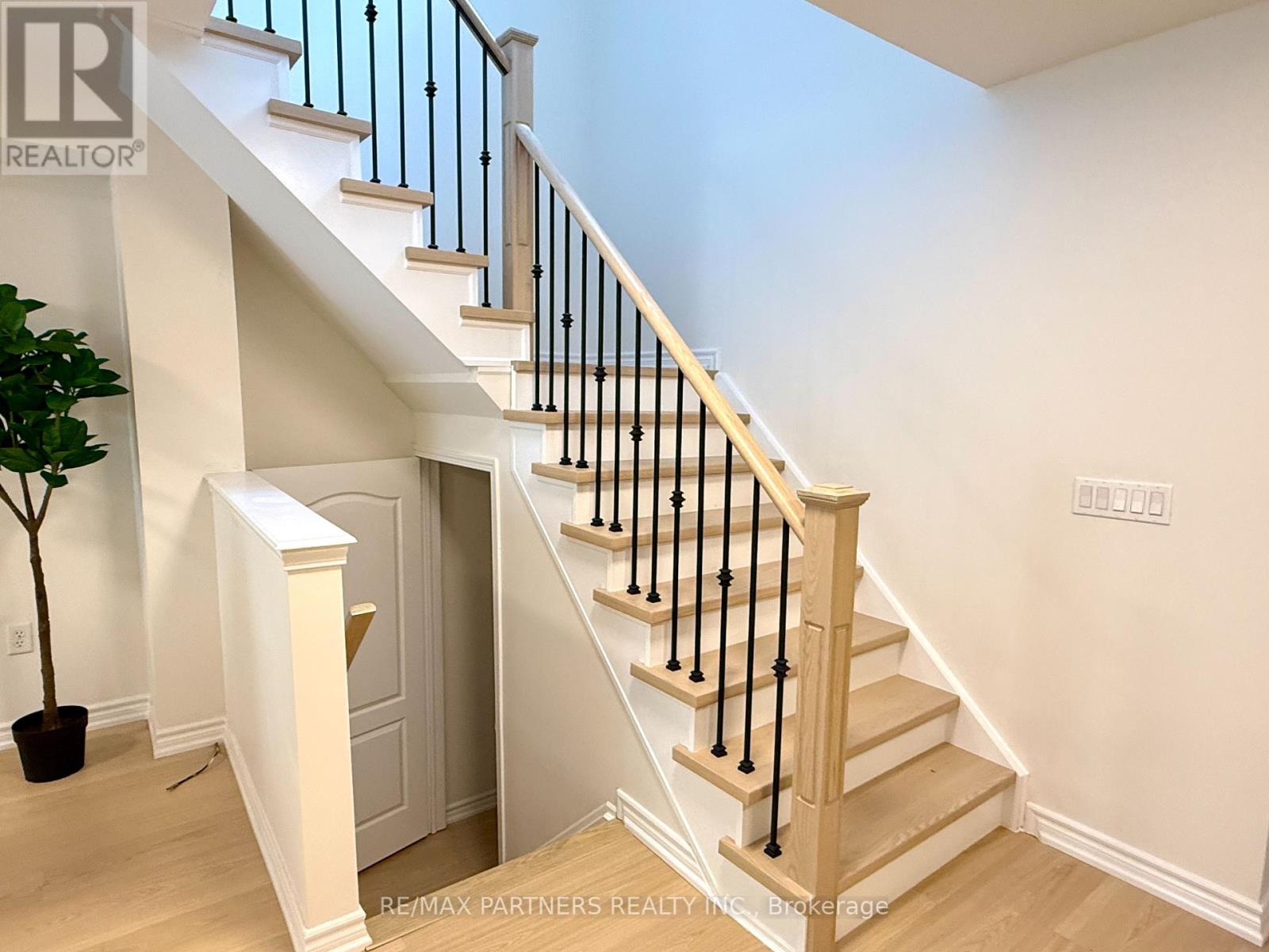 516 Bur Oak Avenue, Markham, Ontario  L6C 3A9 - Photo 13 - N12199520