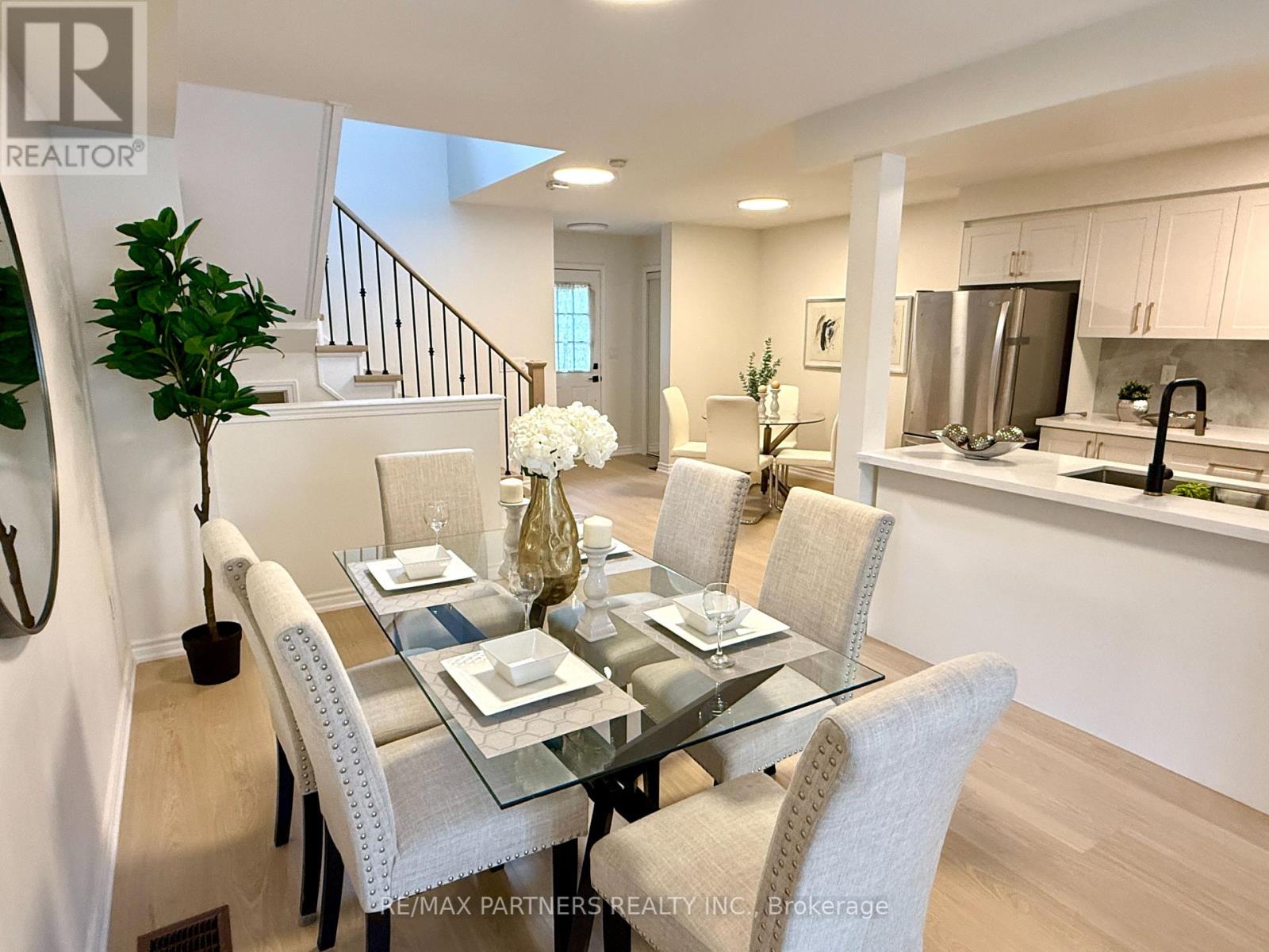 516 Bur Oak Avenue, Markham, Ontario  L6C 3A9 - Photo 7 - N12199520