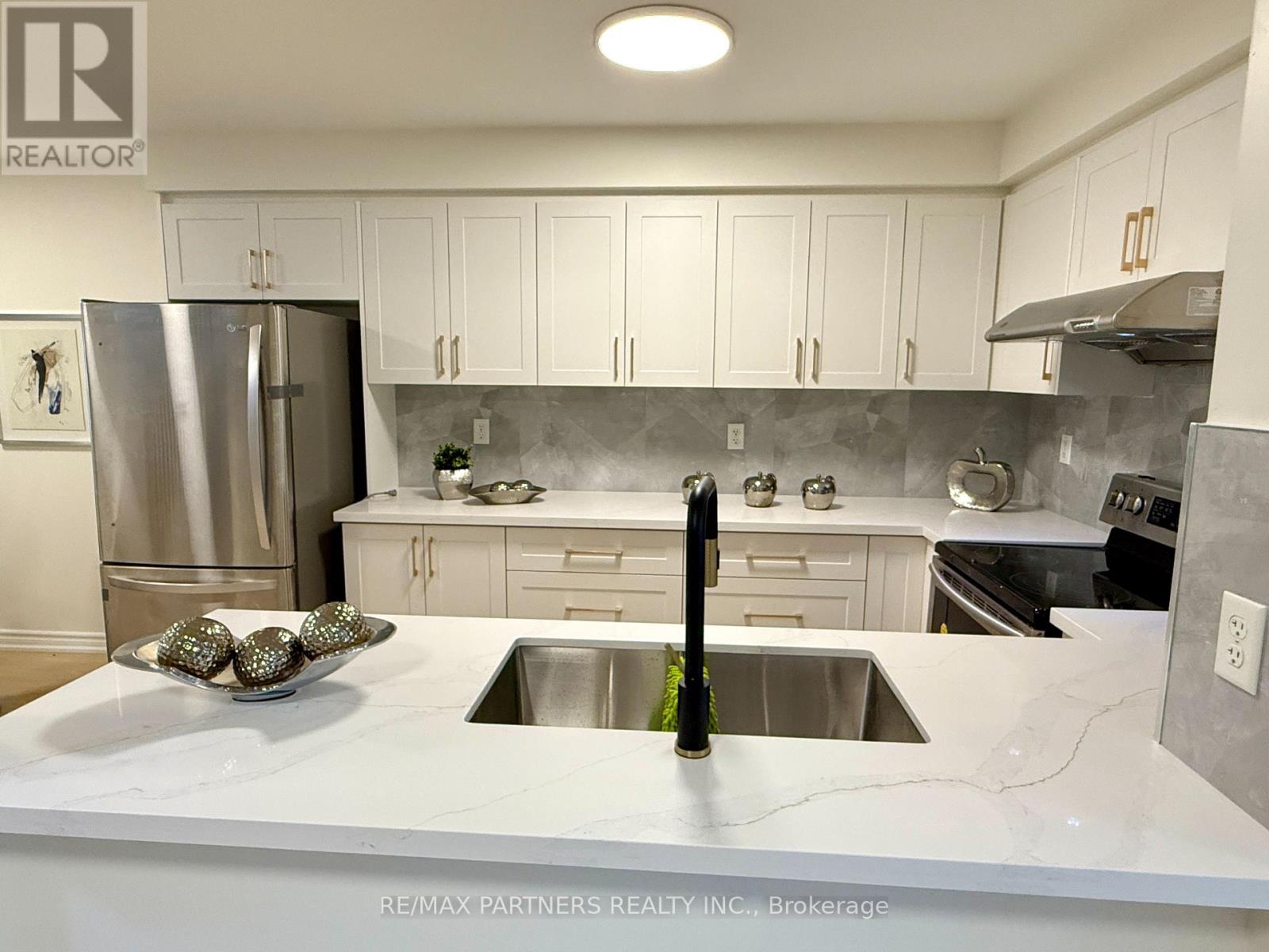 516 Bur Oak Avenue, Markham, Ontario  L6C 3A9 - Photo 8 - N12199520