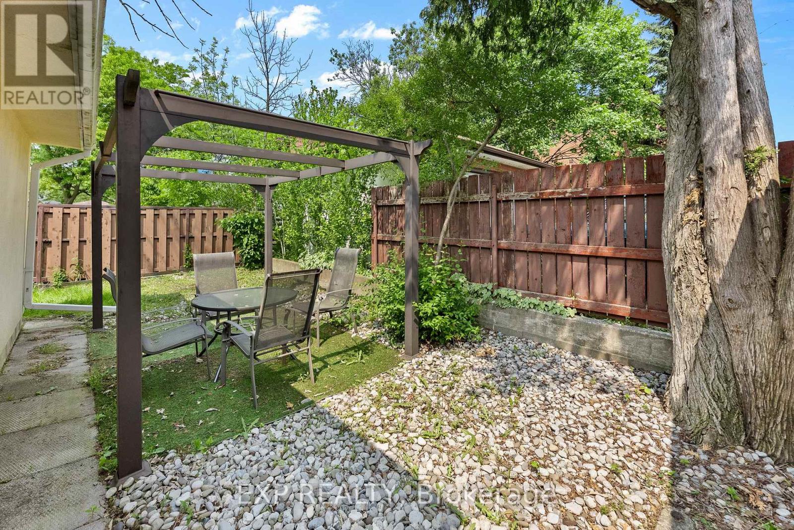6141 Mcleod Road, Niagara Falls, Ontario  L2G 3E7 - Photo 14 - X12199651