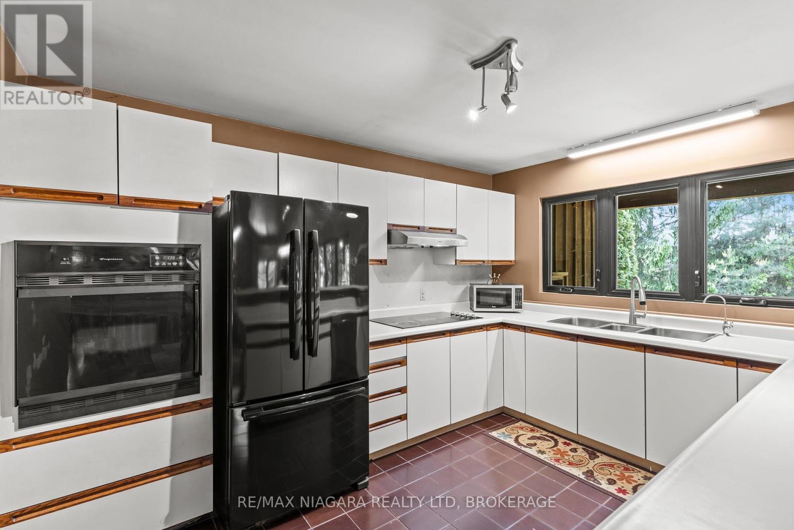 705 Metler Road, Pelham, Ontario  L0S 1C0 - Photo 6 - X12199671