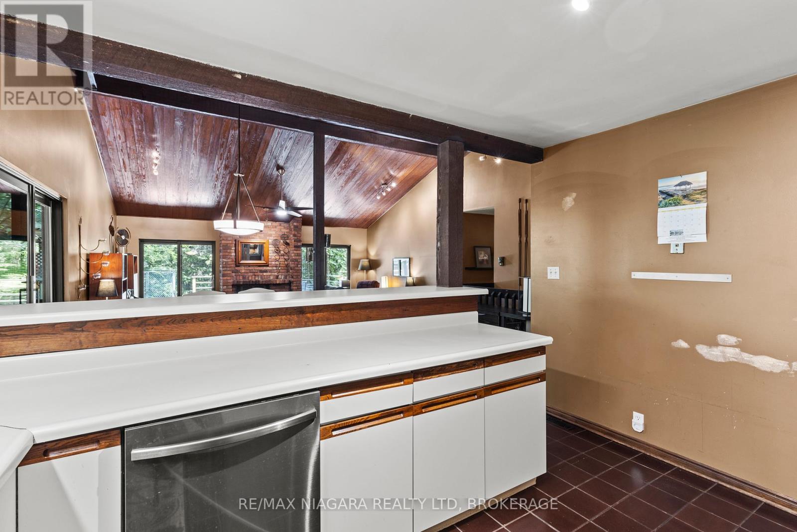 705 Metler Road, Pelham, Ontario  L0S 1C0 - Photo 8 - X12199671