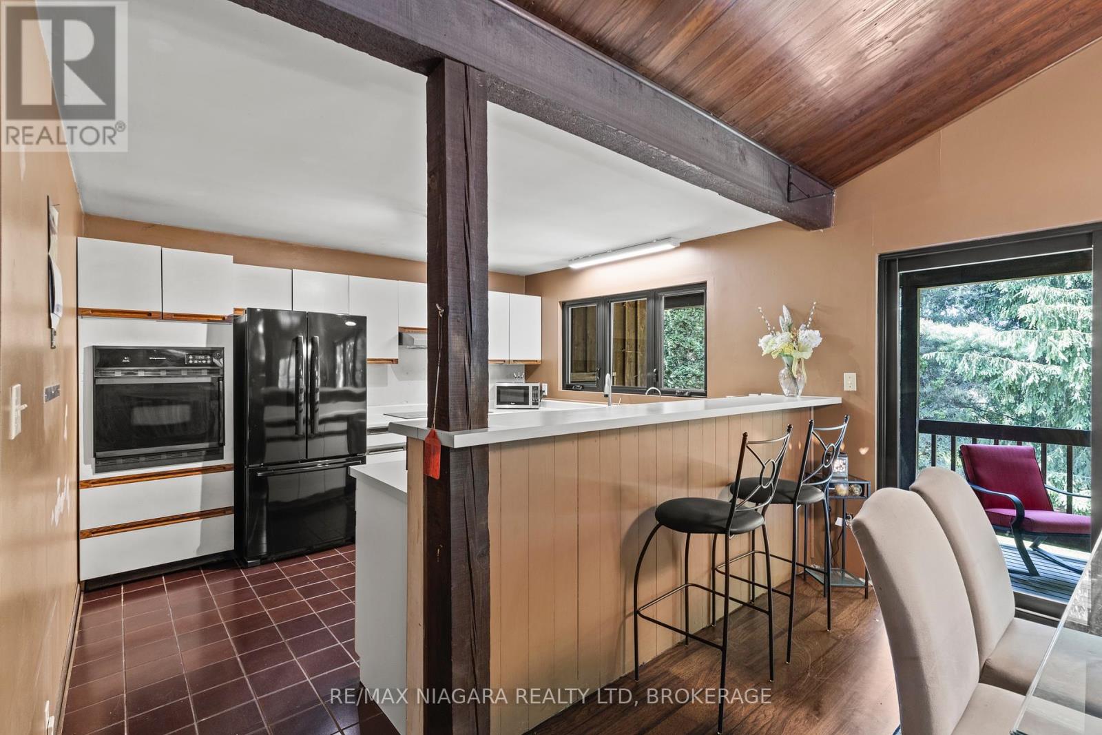 705 Metler Road, Pelham, Ontario  L0S 1C0 - Photo 9 - X12199671