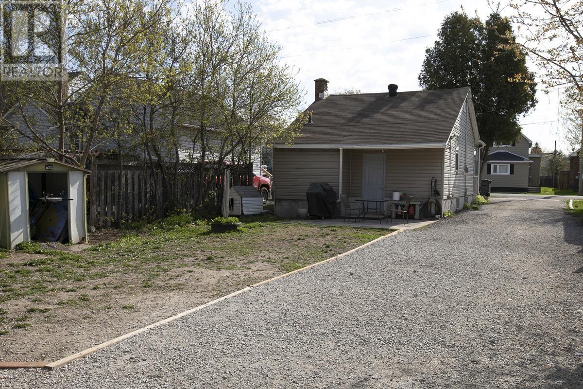 323 Farwell Ter, Sault Ste. Marie, Ontario  P6C 4B4 - Photo 6 - SM251428
