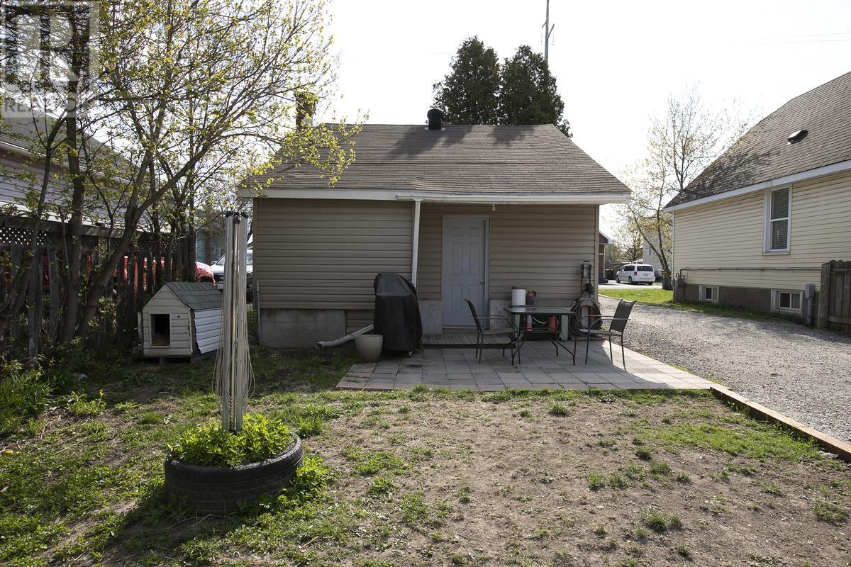323 Farwell Ter, Sault Ste. Marie, Ontario  P6C 4B4 - Photo 8 - SM251428