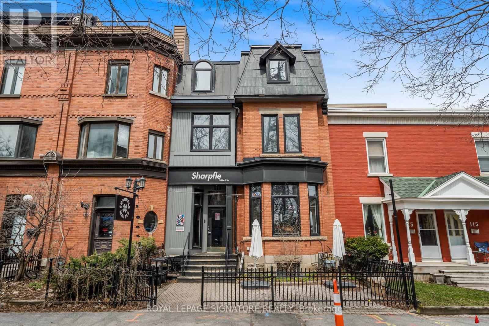 111 YORK STREET, Ottawa, Ontario
