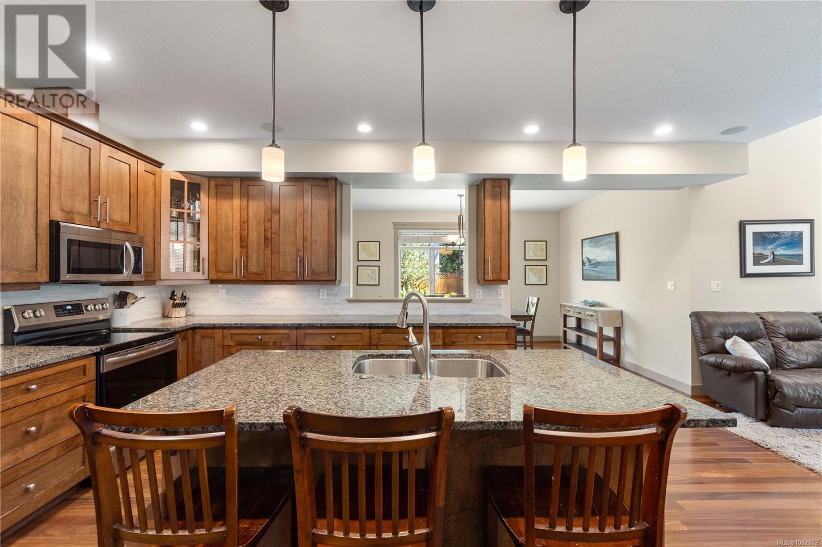 Property at 1337 Thalia Pl image 1