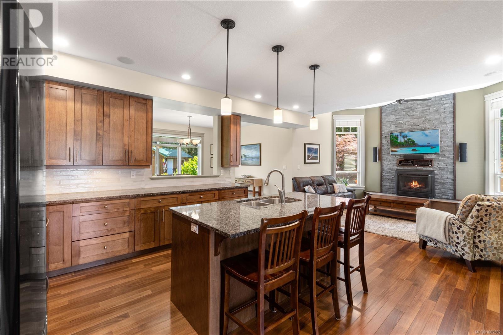 Property at 1337 Thalia Pl image 2