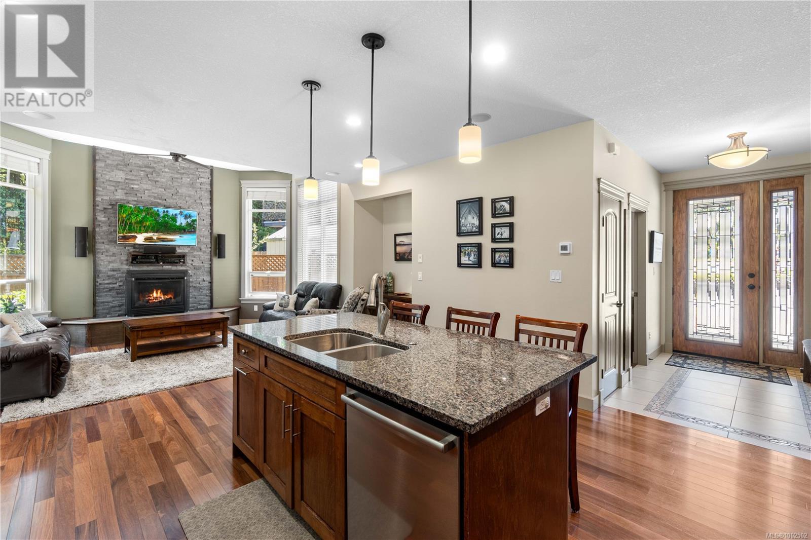 Property at 1337 Thalia Pl image 3