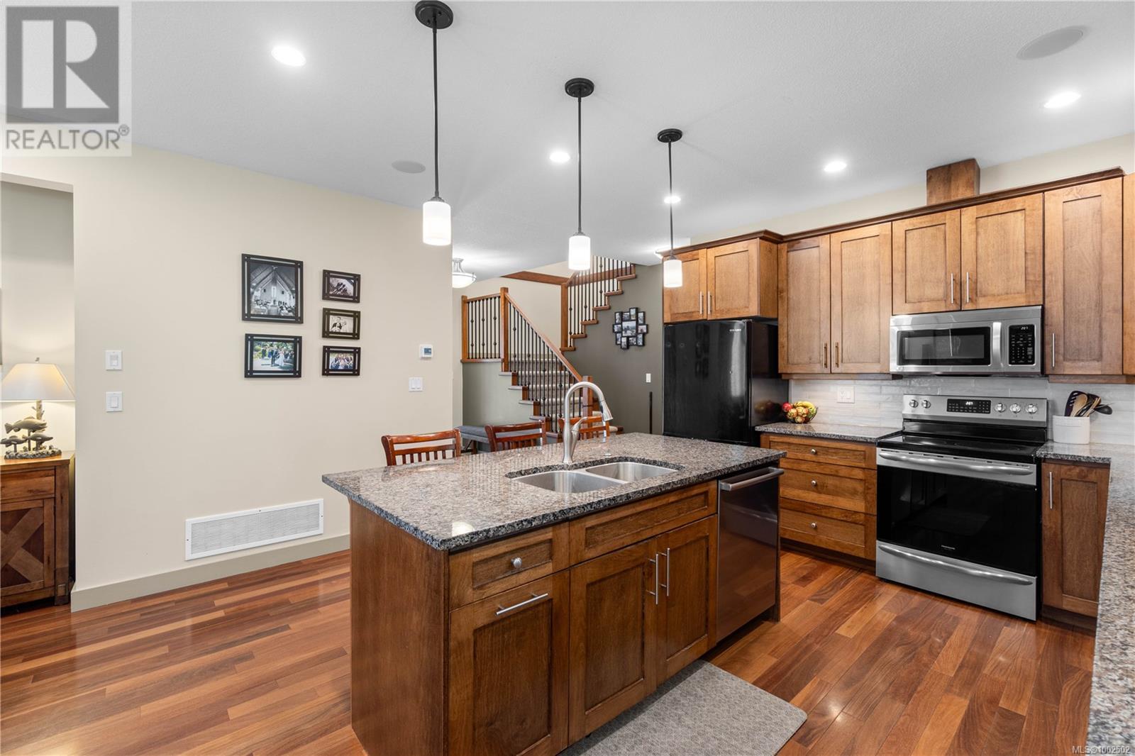 Property at 1337 Thalia Pl image 4