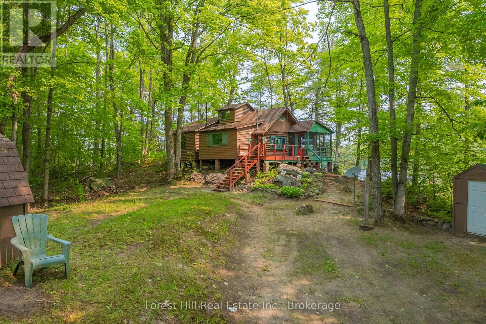 1067 WEST BLACK LAKE ROAD, Muskoka Lakes, Ontario