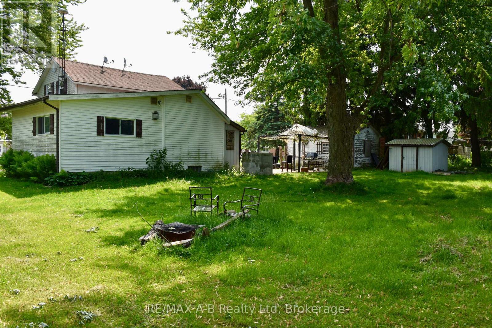 86 Salina Street N, St. Marys, Ontario  N4X 1C8 - Photo 6 - X12199738
