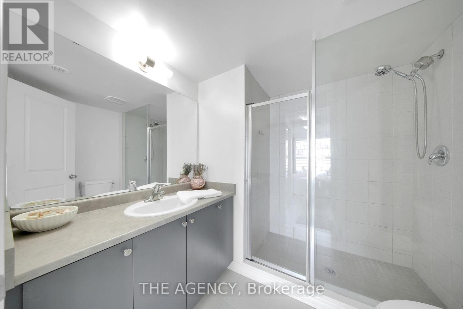 2 - 1155 Stroud Lane, Mississauga, Ontario  L5J 0B3 - Photo 16 - W12199523