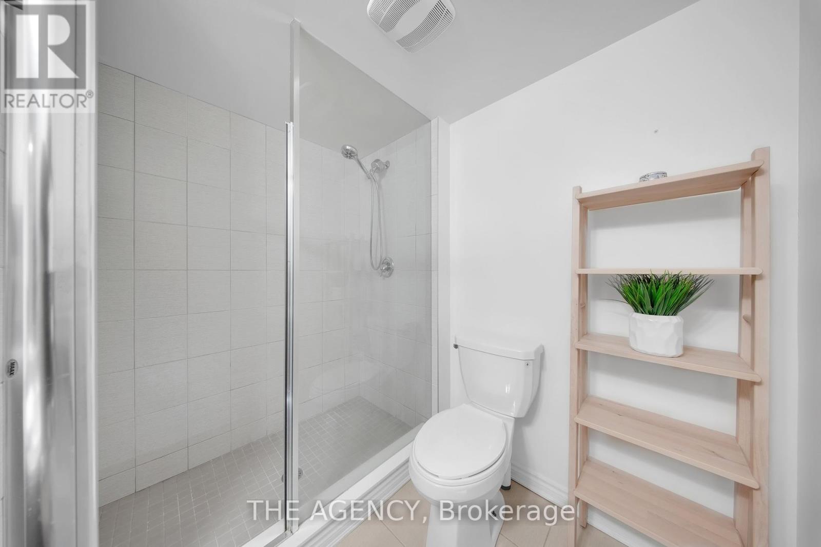 2 - 1155 Stroud Lane, Mississauga, Ontario  L5J 0B3 - Photo 17 - W12199523