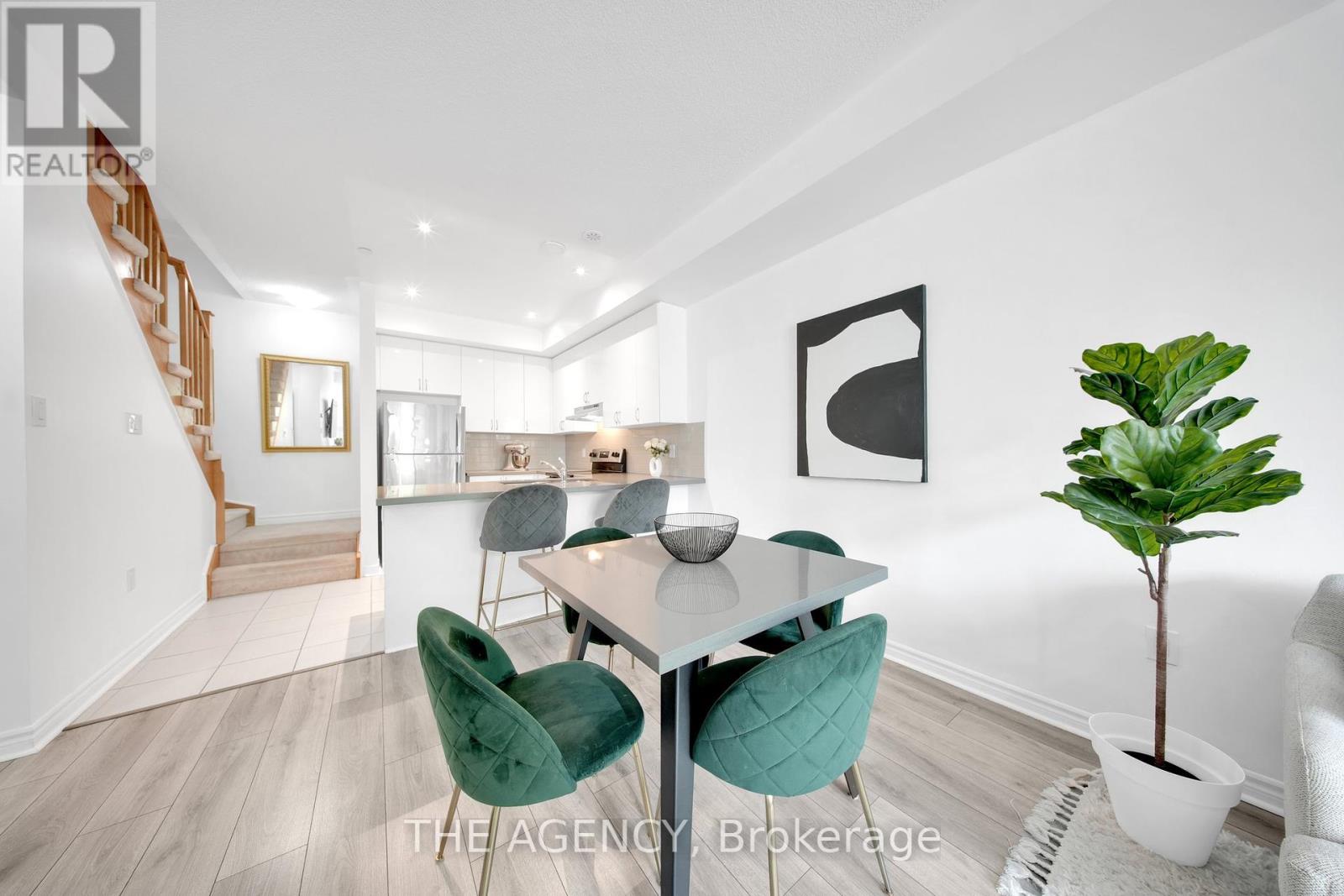 2 - 1155 Stroud Lane, Mississauga, Ontario  L5J 0B3 - Photo 3 - W12199523
