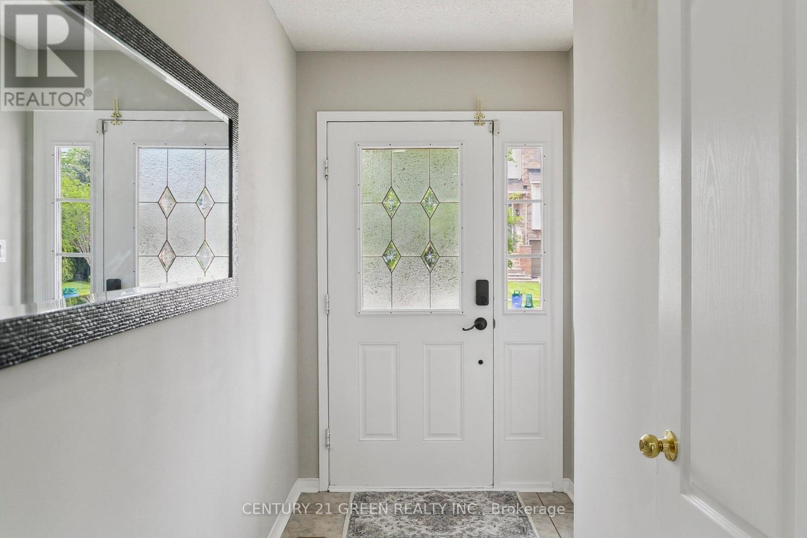 2046 Glenhampton Road, Oakville, Ontario  L6M 3T9 - Photo 4 - W12199531