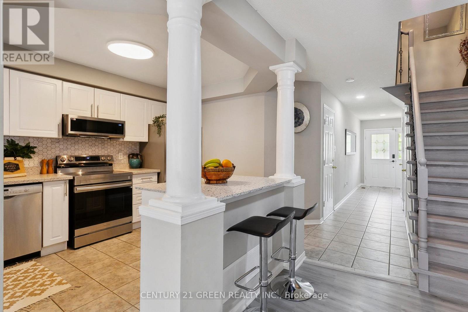 2046 Glenhampton Road, Oakville, Ontario  L6M 3T9 - Photo 8 - W12199531