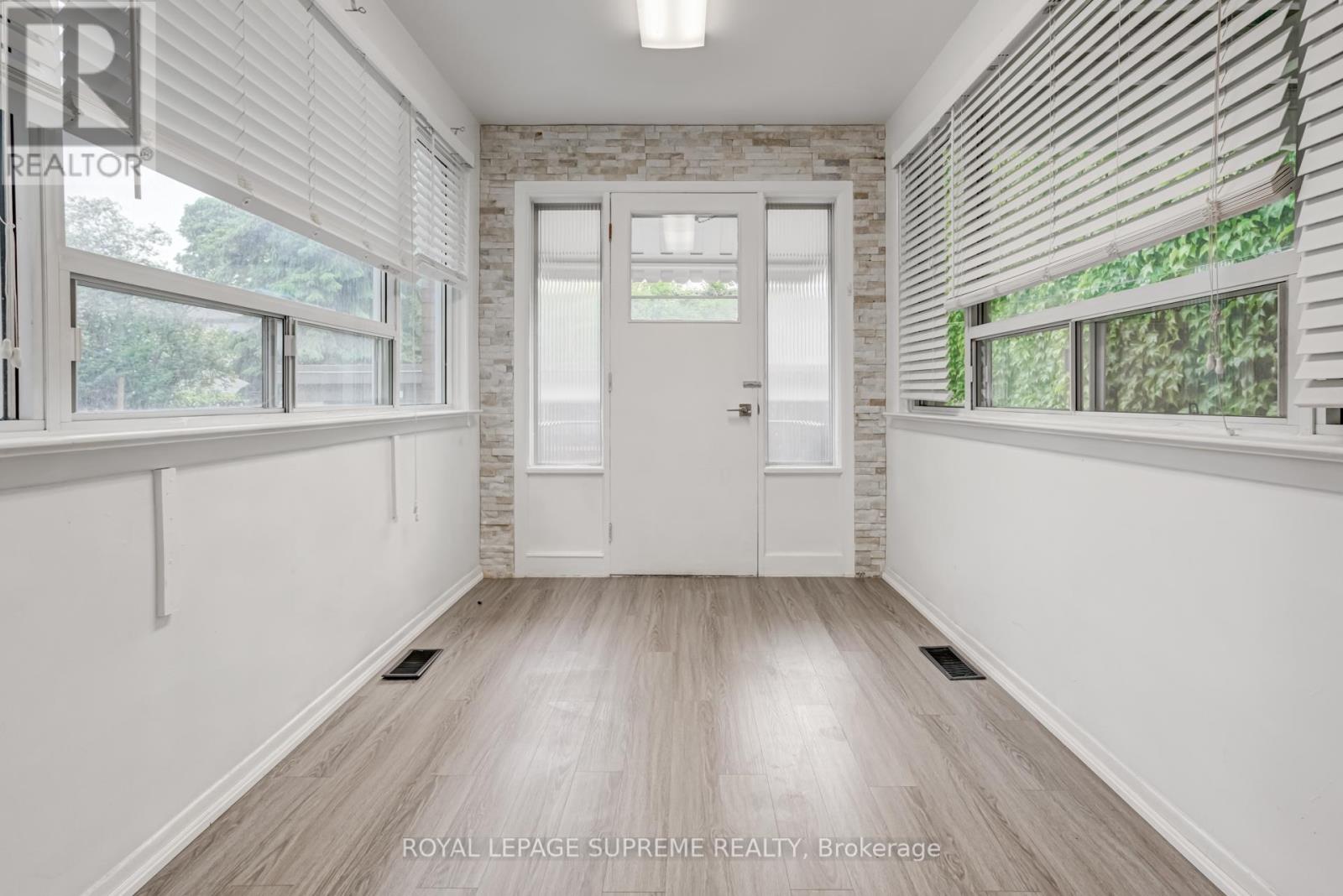 1 - 118 Runnymede Road, Toronto, Ontario  M6S 2Y3 - Photo 16 - W12199558