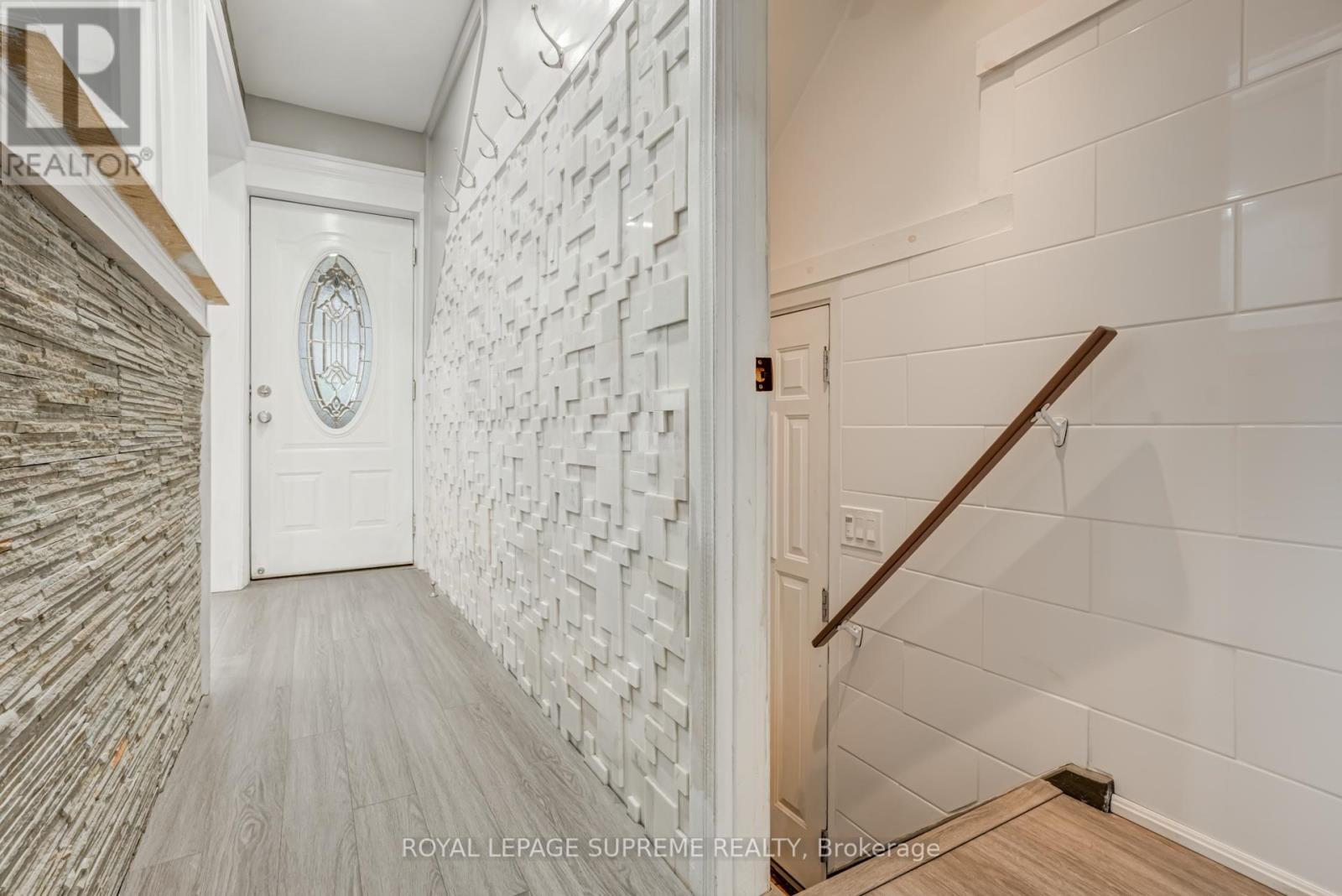 1 - 118 Runnymede Road, Toronto, Ontario  M6S 2Y3 - Photo 17 - W12199558