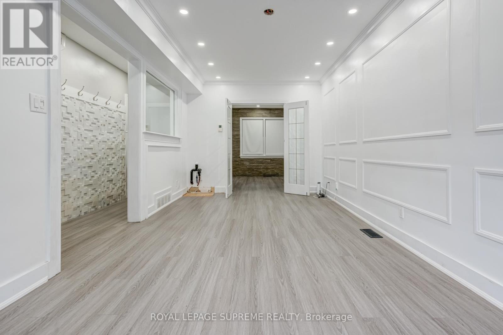 1 - 118 Runnymede Road, Toronto, Ontario  M6S 2Y3 - Photo 6 - W12199558