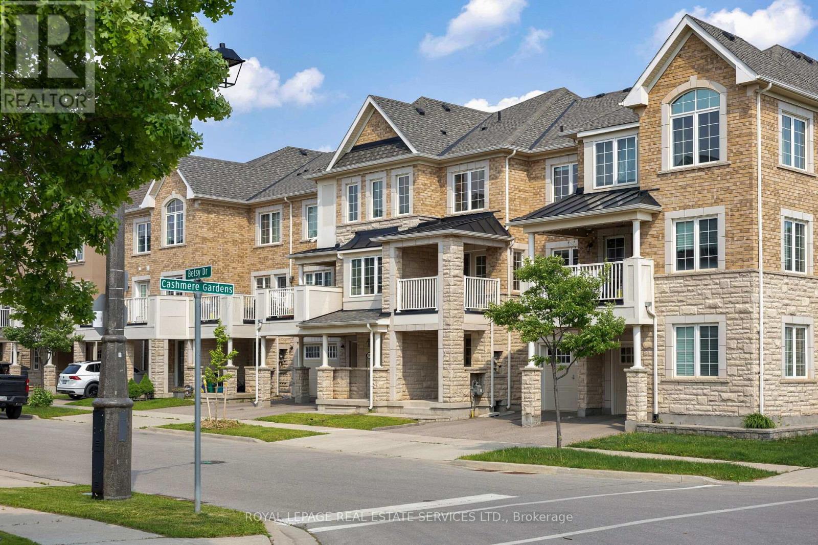 242 Betsy Drive, Oakville, Ontario  L6M 0V3 - Photo 31 - W12199583