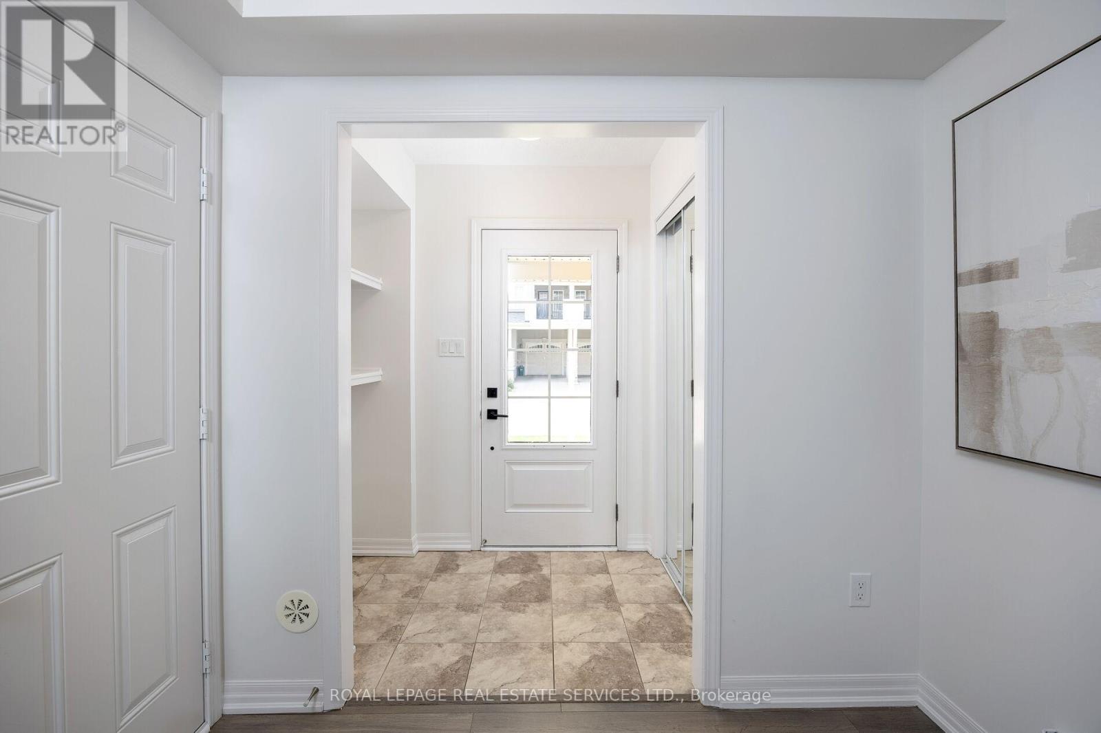242 Betsy Drive, Oakville (Go Glenorchy), Ontario  L6M 0V3 - Photo 4 - W12199583