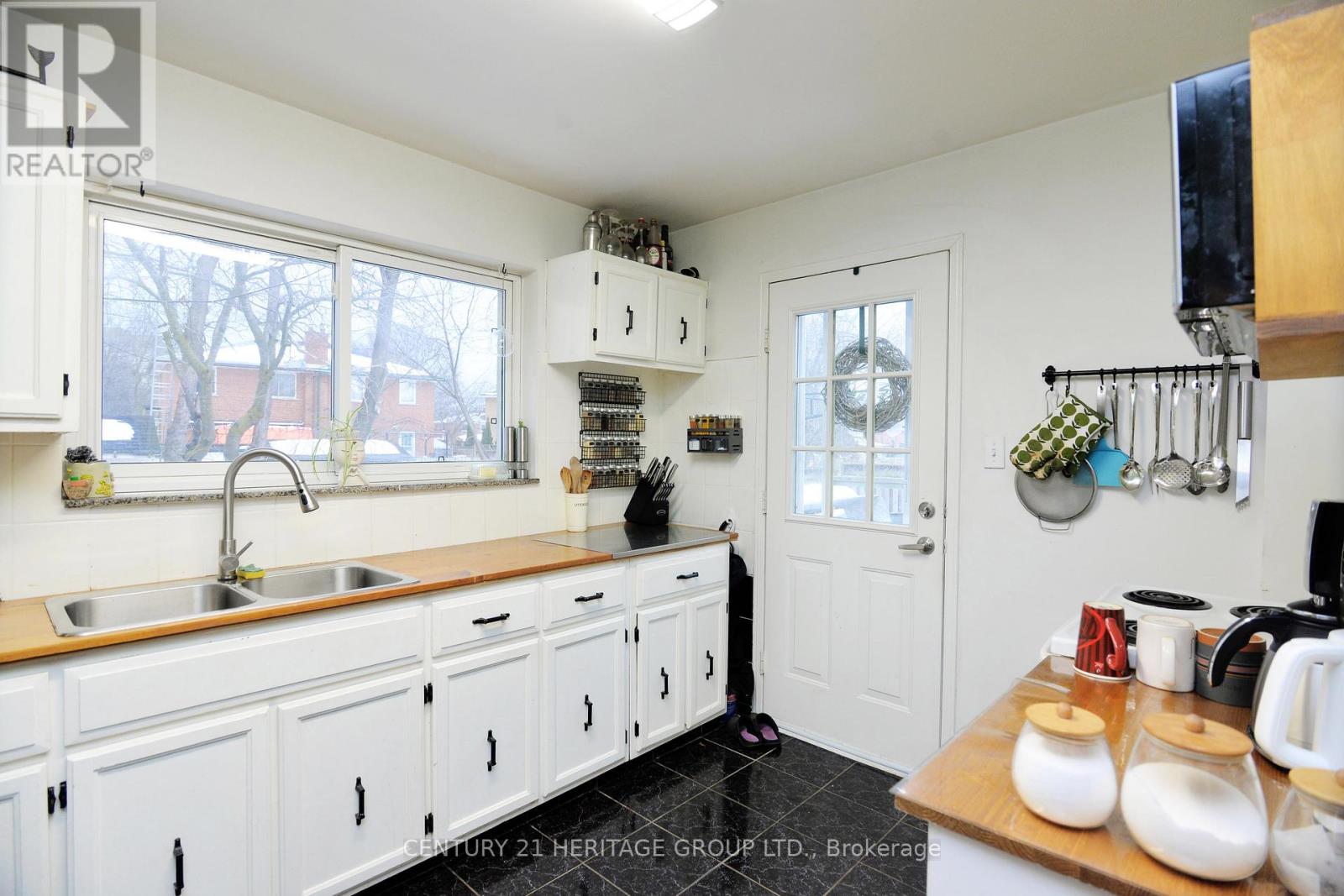 2266 Brookhurst Road, Mississauga, Ontario  L5J 1P9 - Photo 13 - W12199614