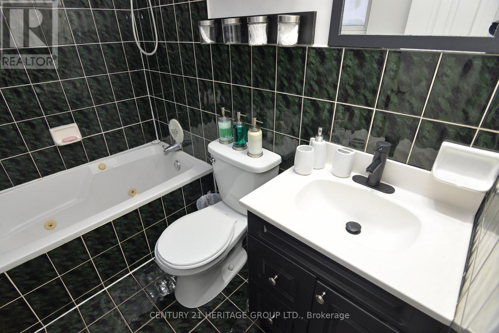 2266 Brookhurst Road, Mississauga, Ontario  L5J 1P9 - Photo 21 - W12199614