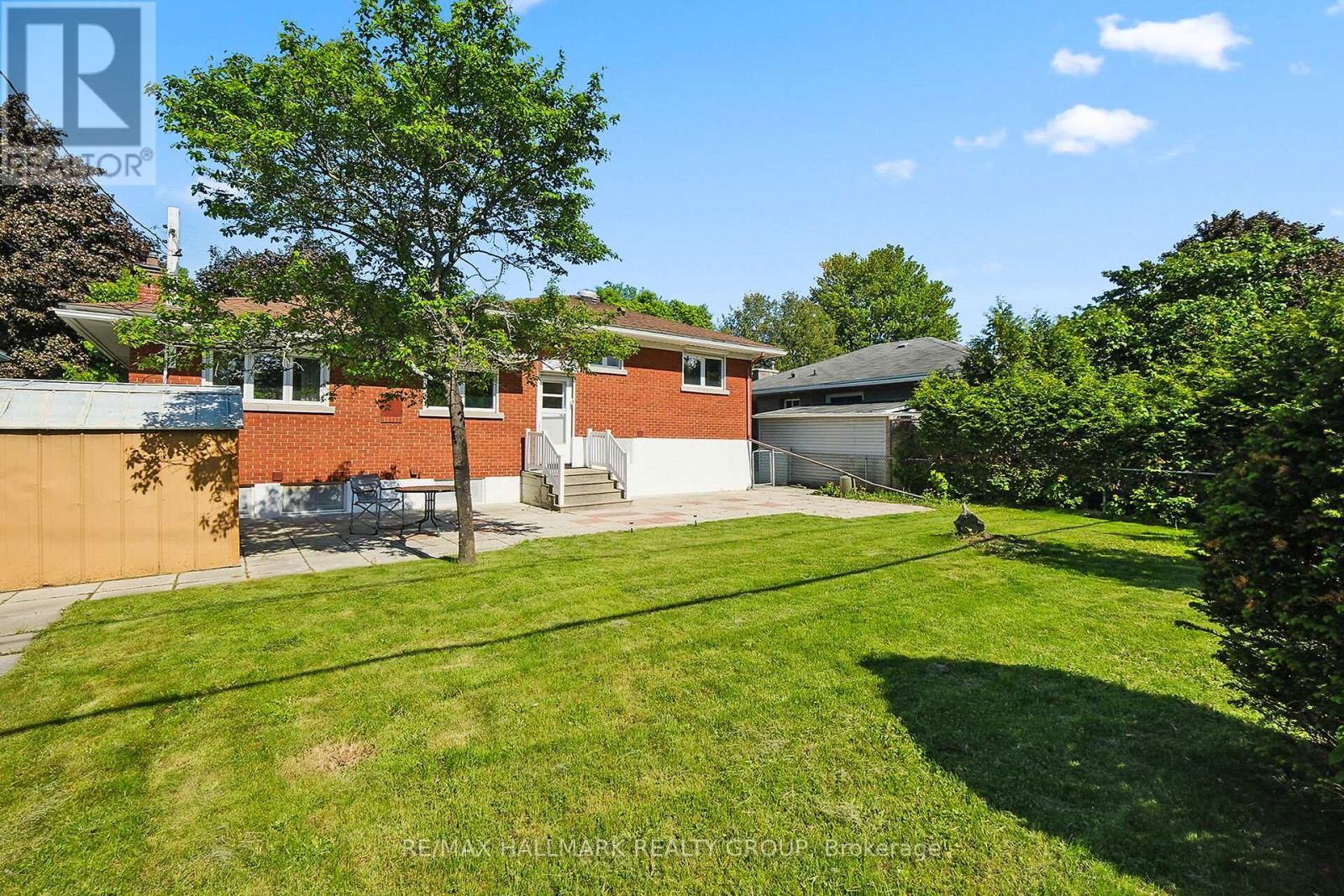 2042 Dorval Avenue, Ottawa, Ontario  K1G 2N8 - Photo 28 - X12199643