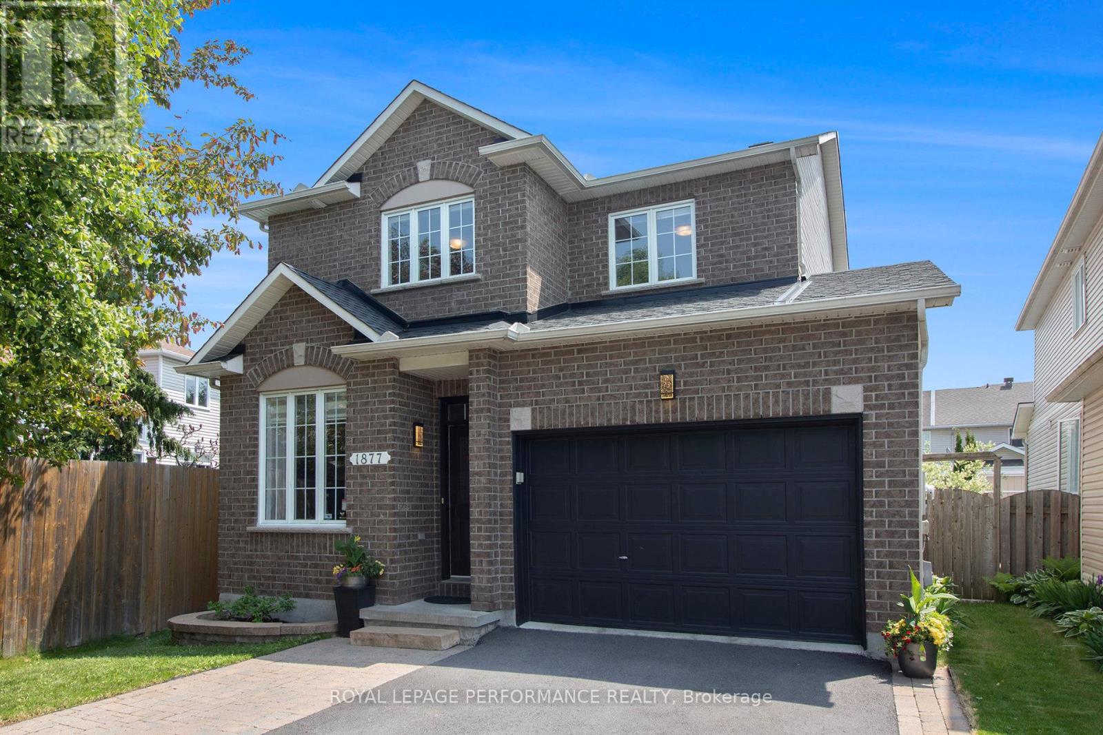 1877 Springridge Drive, Ottawa, Ontario  K4A 4P9 - Photo 3 - X12199687