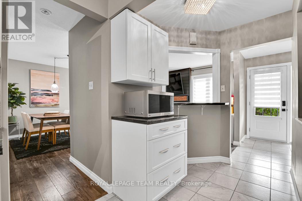 1 - 5 Timberview Way, Ottawa, Ontario  K2H 9M6 - Photo 14 - X12199773
