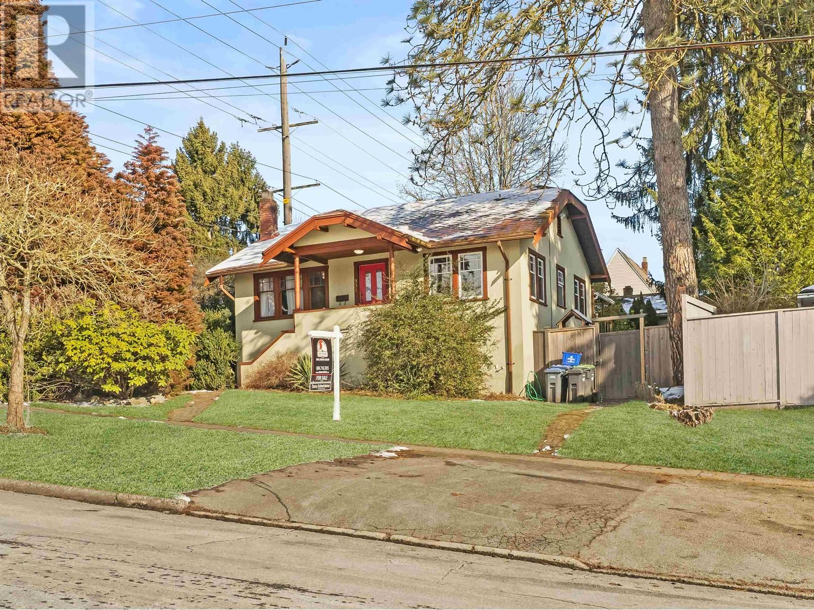 Property at 931 SECOND STREET image 2
