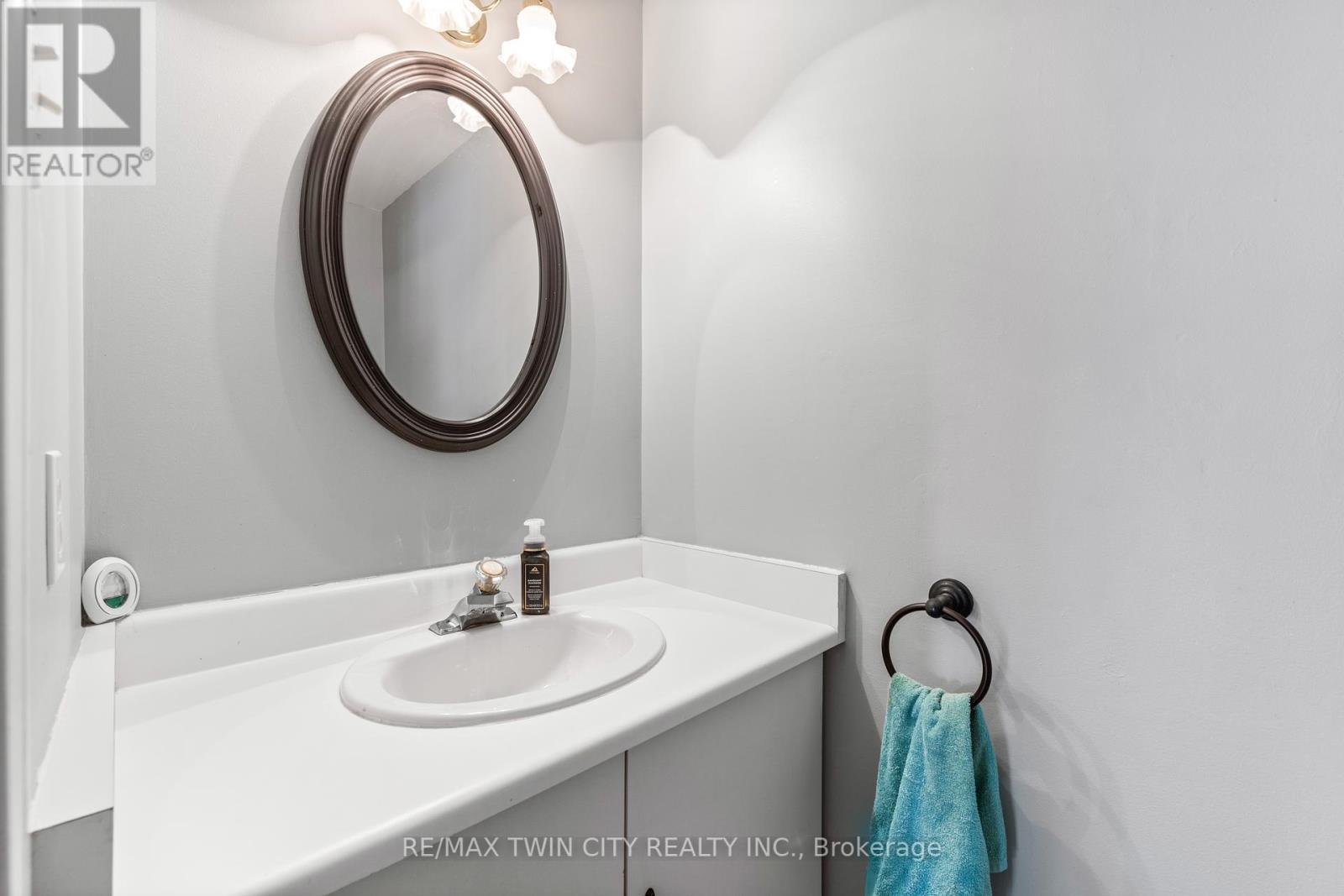 147 Gray Street, Kitchener, Ontario  N2A 3R1 - Photo 12 - X12199607