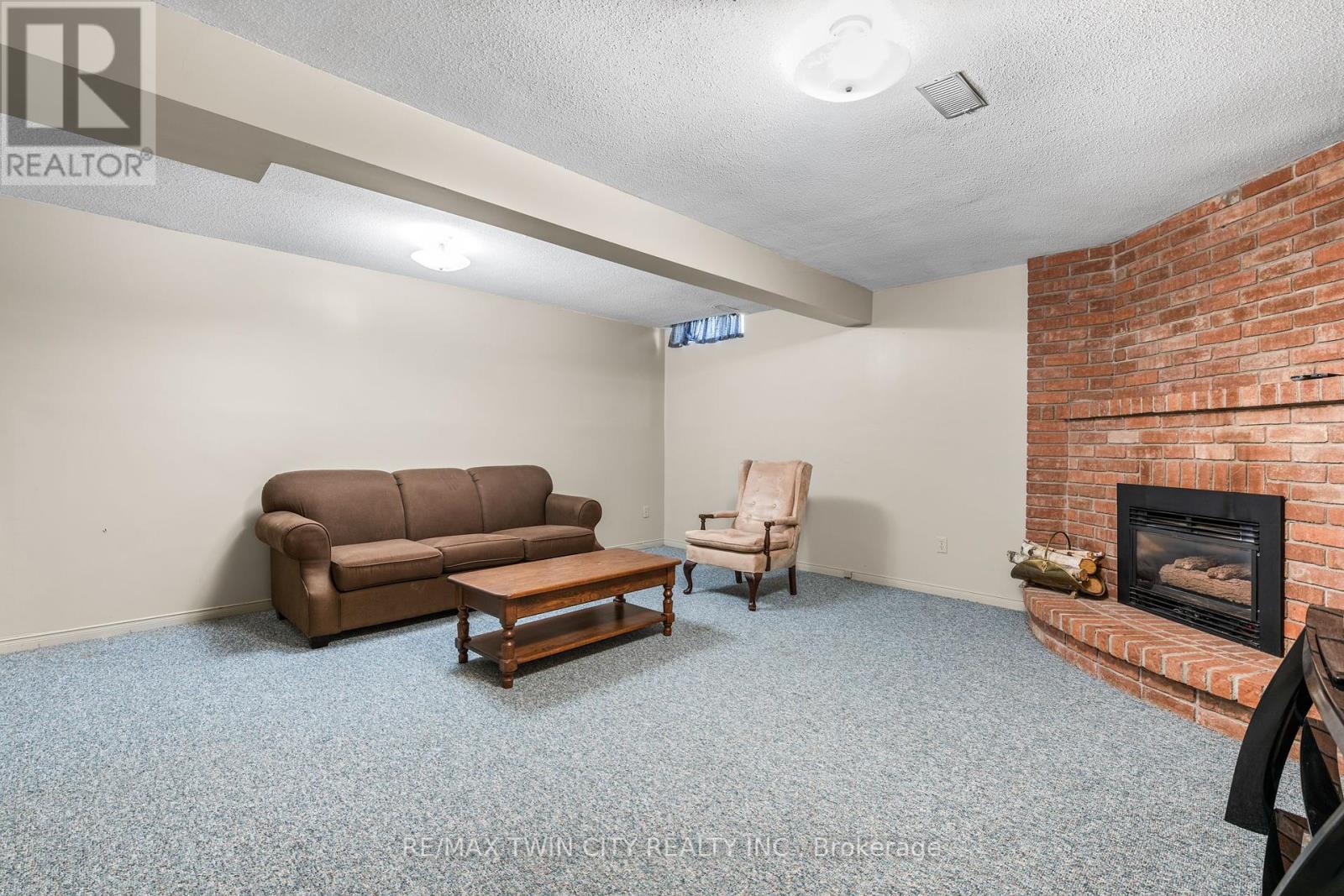 147 Gray Street, Kitchener, Ontario  N2A 3R1 - Photo 27 - X12199607