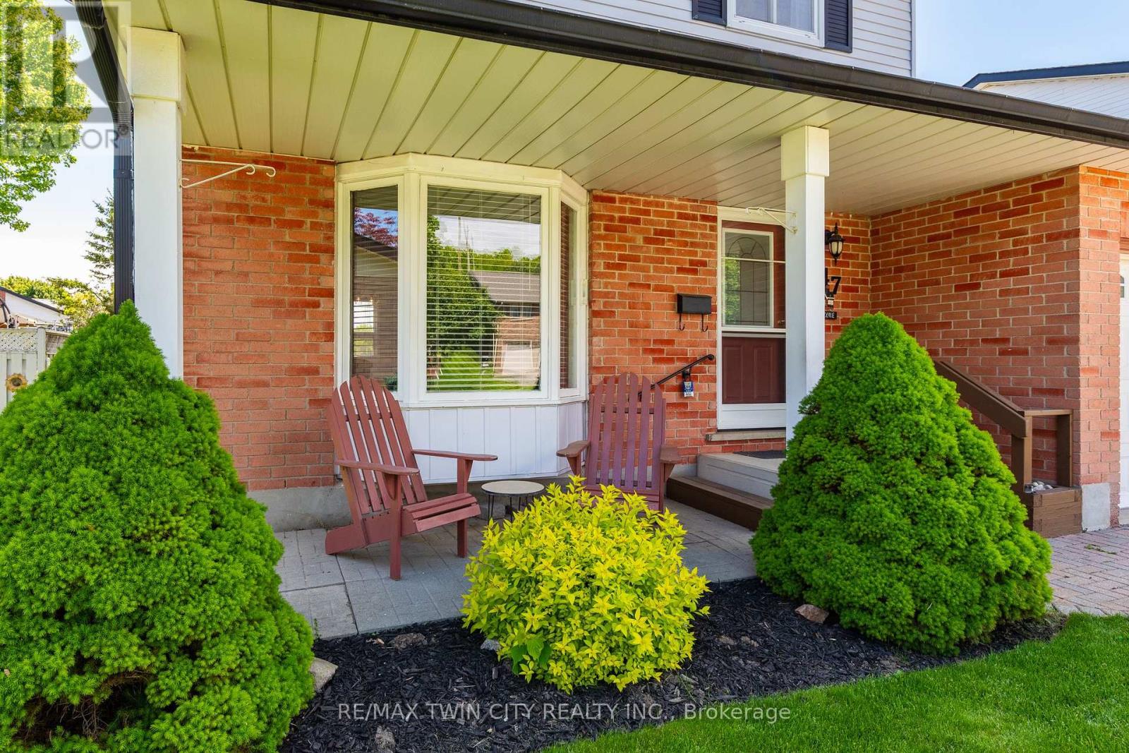 147 Gray Street, Kitchener, Ontario  N2A 3R1 - Photo 3 - X12199607
