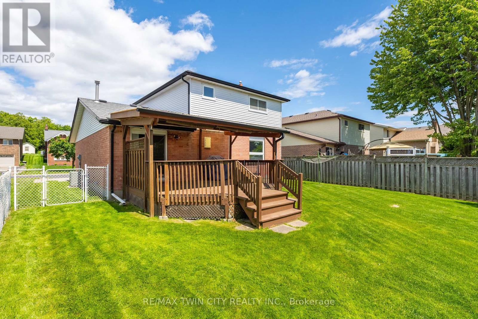147 Gray Street, Kitchener, Ontario  N2A 3R1 - Photo 34 - X12199607