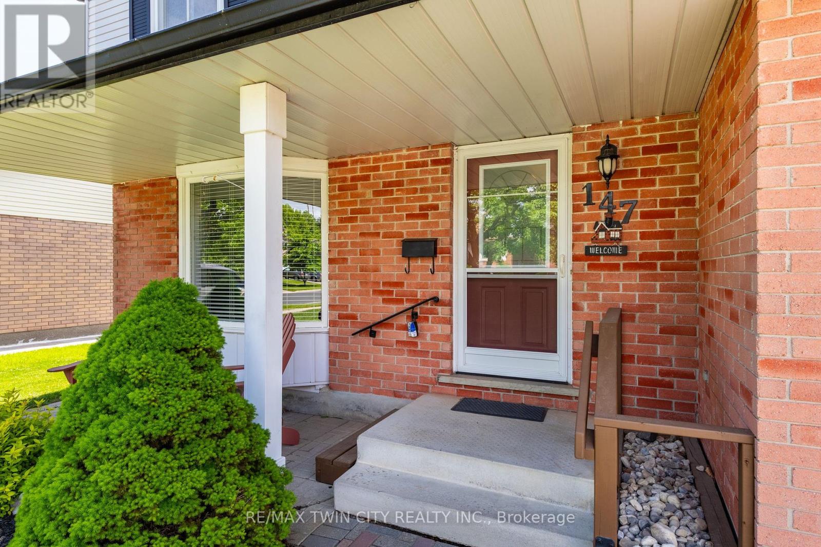 147 Gray Street, Kitchener, Ontario  N2A 3R1 - Photo 4 - X12199607