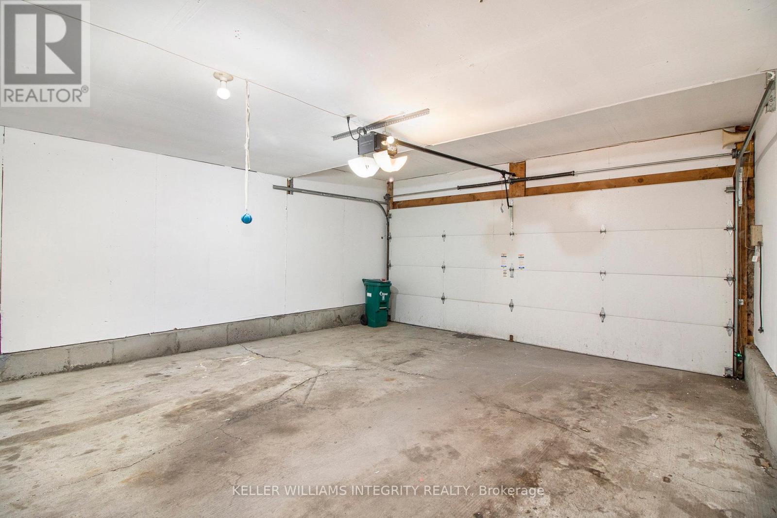 2044 Wildflower Drive, Ottawa, Ontario  K1E 3R5 - Photo 26 - X12199157