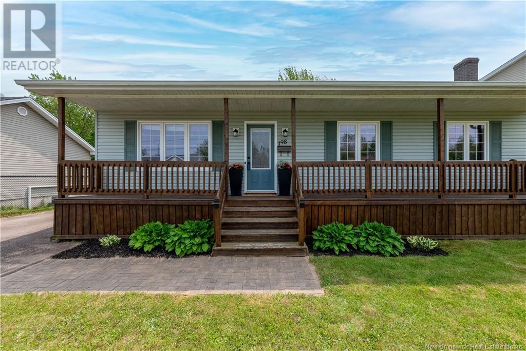 Property at 198 Magellan image 1