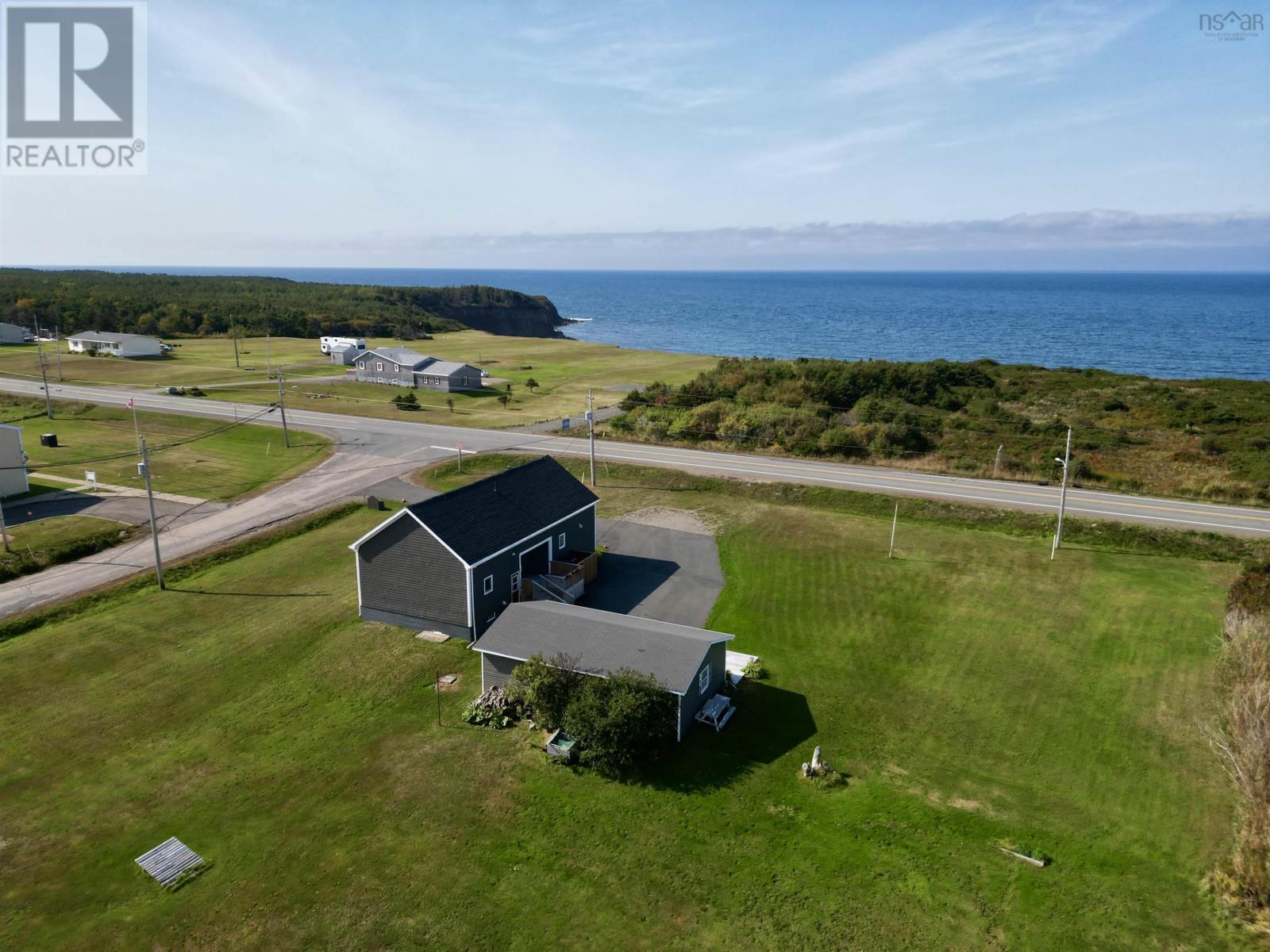 5 Chemin Pembroke, Grand Étang, Nova Scotia  B0E 1L0 - Photo 1 - 202513454