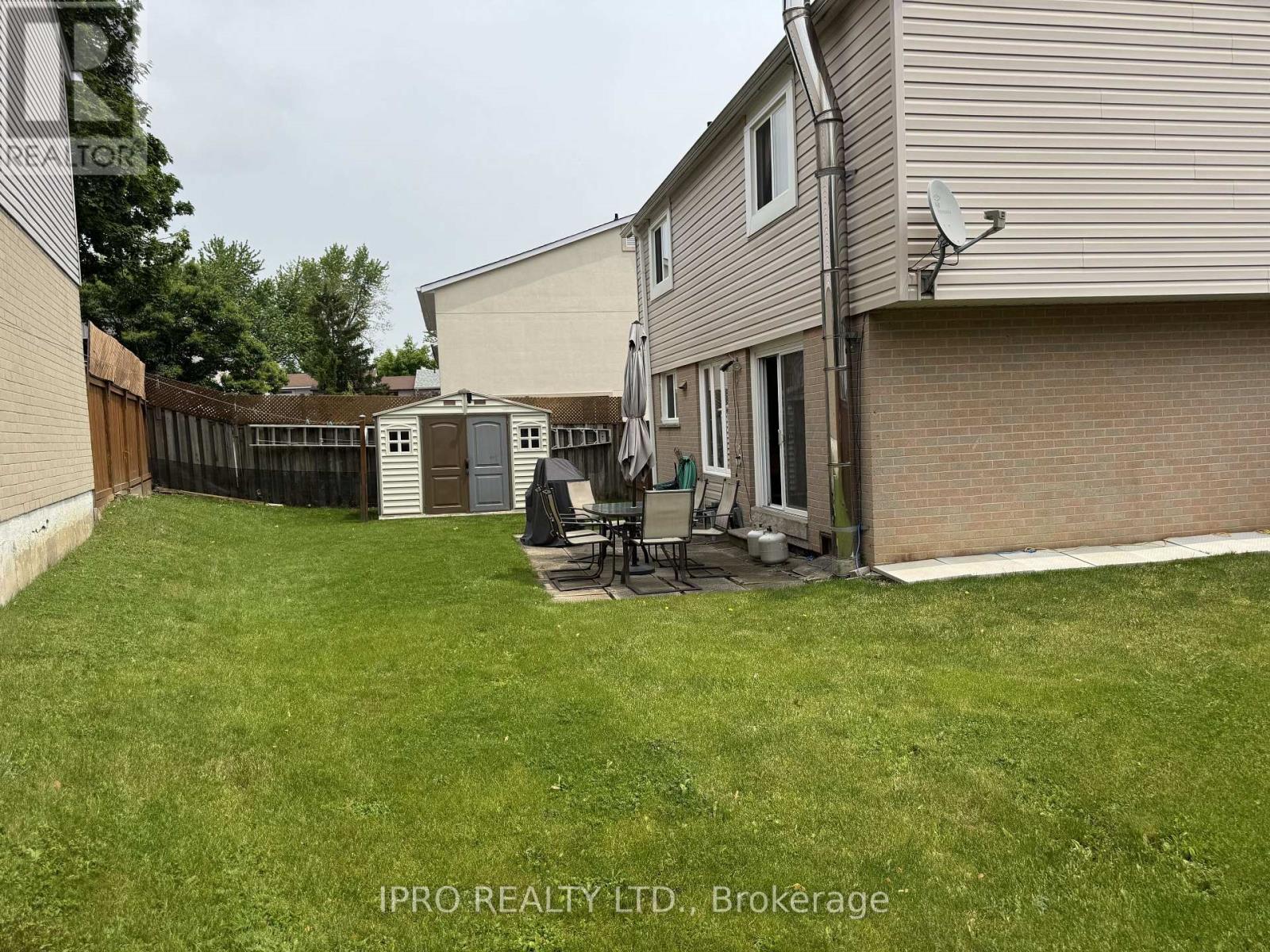 4 Hardcastle Court, Brampton, Ontario  L6S 2A9 - Photo 19 - W12191360