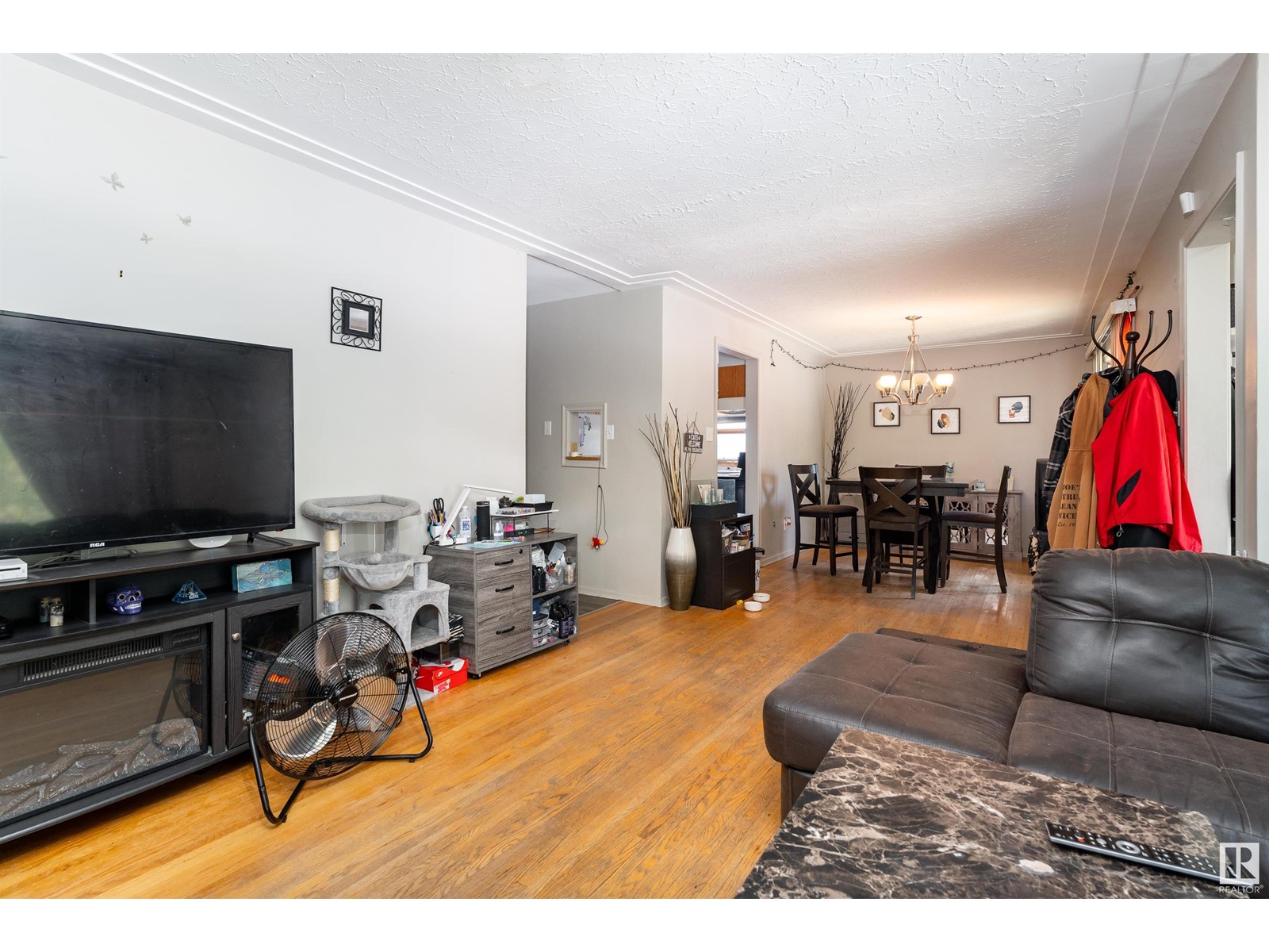 12915/12917 102 St Nw, Edmonton, Alberta  T5C 4J4 - Photo 6 - E4440594