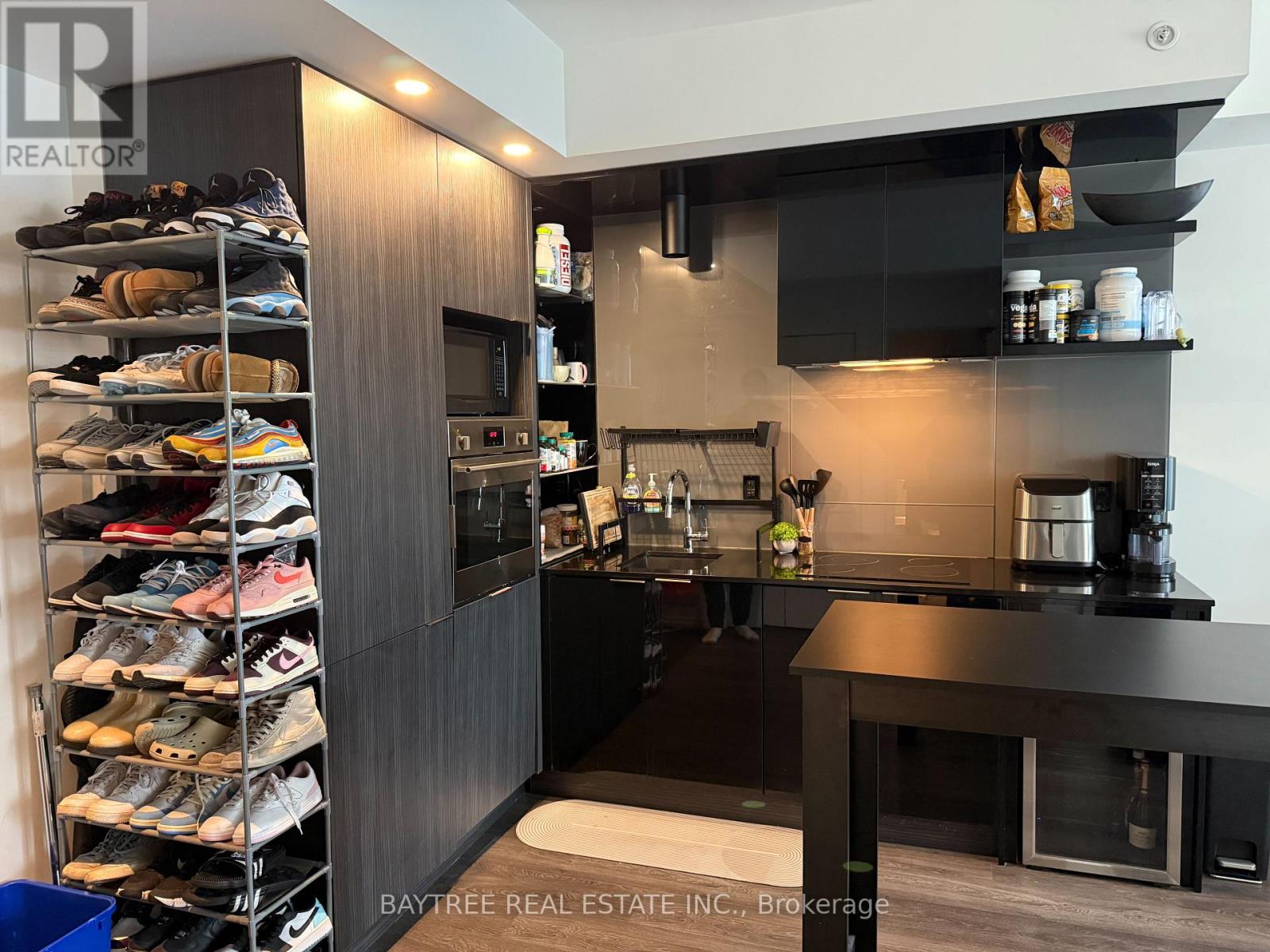 2610 - 70 Temperance Street, Toronto, Ontario  M5H 0B1 - Photo 3 - C12194100