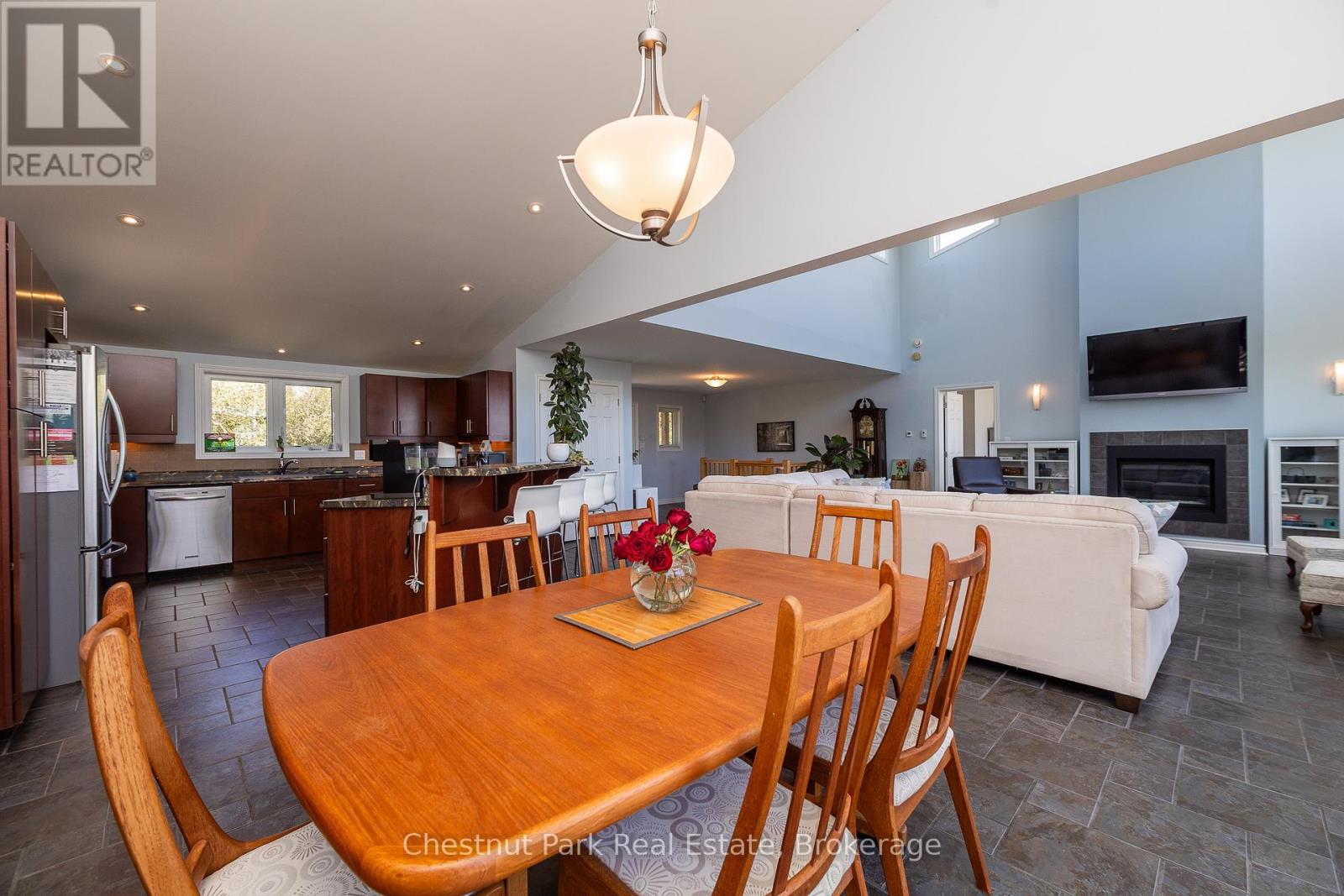 84 Silversides Point Road, Northern Bruce Peninsula, Ontario  N0H 1Z0 - Photo 15 - X12166560